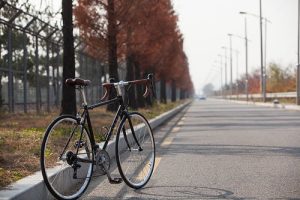 五十多岁的女人梦见自己骑自行车（五十多岁的女人梦见自行车丢了）